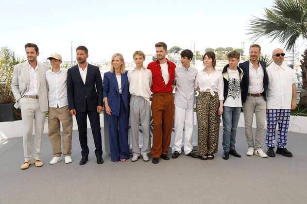 Marc Weiss, Leon Bataille, Kevin Janssens, Lea Drucker, Eden Dambrine, Lukas Dhont, Gustav De Waele, Emilie Dequenne, Igor van Dessel, and Angelo Tijssens at the photocall for the feature film Close at the Festival de Cannes 2022 75 Cannes International Film Festival at the Palais des Festivals Cannes, 27 05 2022. Foto:xD.xBedrosianx xFuturexImage