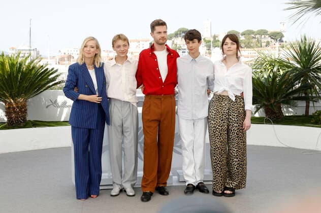 Lea Drucker, Eden Dambrine, Lukas Dhont, Gustav De Waele and Emilie Dequenne at the photocall for the feature film Close at the Festival de Cannes 2022 75 Cannes International Film Festival at the Palais des Festivals Cannes, 27 05 2022. Foto:xD.xBedrosianx xFuturexImage