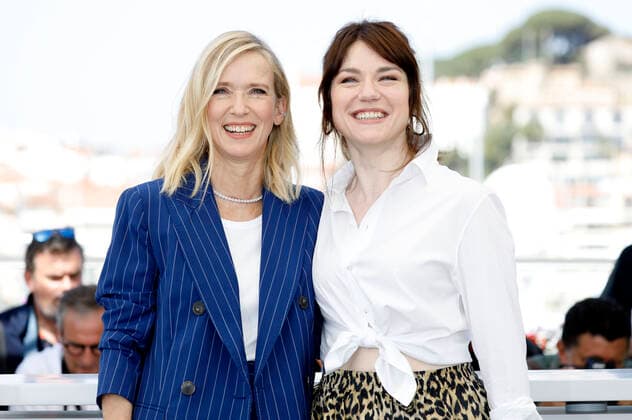 Lea Drucker and Emilie Dequenne at the photocall for the feature film Close at the Festival de Cannes 2022 75 Cannes International Film Festival at the Palais des Festivals Cannes, 27 05 2022. Foto:xD.xBedrosianx xFuturexImage