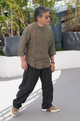 CELEBRITES : 75Ã me Festival de Cannes - Photocall du film Â« Broker Â» - 27 05 2022 NorbertScanella Panoramic 