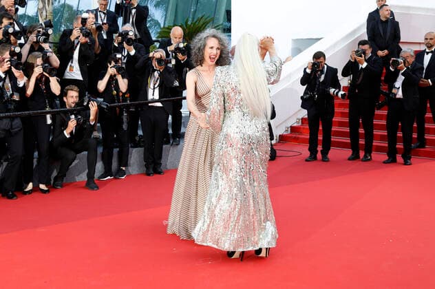 Andie MacDowell and Helen Mirren at the premiere of the feature film Mother and Son Un petit frere at the Festival de Cannes 2022 75 Cannes International Film Festival at the Palais des Festivals Cannes, 27 05 2022. Foto:xD.xBedrosianx xFuturexImage
