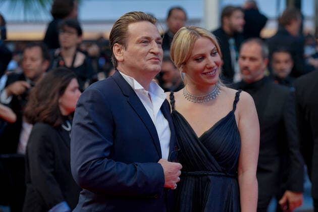 Benoit Magimel - Margot Magimel CELEBRITES : 75Ã me Festival de Cannes - Tapis rouge du film Â« Mascarade Â» - 27 05 2022 NorbertScanella Panoramic 