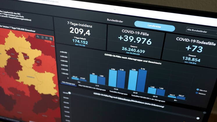 RKI dashboard, 7 day incidence is now 209.4 7 day incidence, RKI dashboard on a monitor on 28 05 2022 in Siegen Germany.