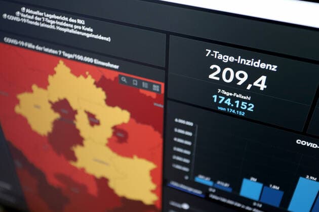 RKI dashboard, 7 day incidence is now 209.4 7 day incidence, RKI dashboard on a monitor on 28 05 2022 in Siegen Germany.