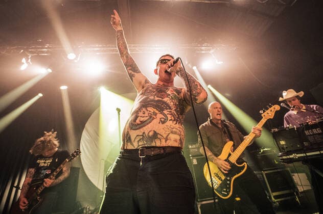 Entertainment Themen der Woche KW21 Entertainment Bilder des Tages Viagra Boys live in Copenhagen, Denmark Copenhagen, Denmark. 27th, May 2022. The Swedish punk band Viagra Boys performs a live concert at Pumpehuset in Copenhagen. Here vocalist Sebastian Murphy is seen live on stage. Copenhagen Denmark  Copyright: xGonzalesxPhoto NikolajxBransholmx