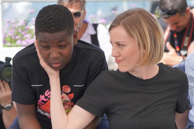 Sidy Fofana - Leonor Serraille CELEBRITES : 75Ã me Festival de Cannes - Photocall du film Â« Un petit frere Â» - 28 05 2022 NorbertScanella Panoramic 