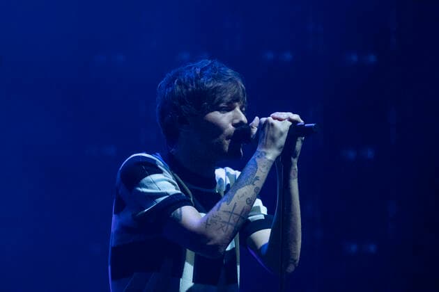 RIO DE JANEIRO, RJ - 27.05.2022: SHOW DE LOUIS TOMLINSON NO RIO DE JANEIRO - The British singer, Louis Tomlinson performed on the night of this Friday (27), at the Jeunesse Arena, in Barra da Tijuca. The singer returns to Brazil with the "Louis Tomlinson World tour", with sold-out tickets and fans camped out at the venue& 39;s door. x2211859x  CarlosxEliasxJunior