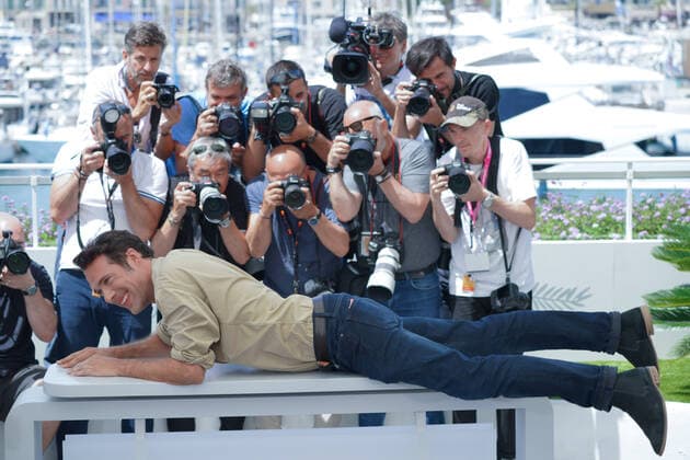 Internationale Filmfestspiele von Cannes, Mascarade Photocall Nicolas Bedos CELEBRITES : 75Ã me Festival de Cannes - Photocall du film Â« MascaradeÂ» - 28 05 2022 NorbertScanella Panoramic 