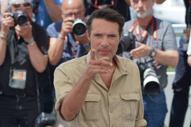 Internationale Filmfestspiele von Cannes, Mascarade Photocall Nicolas Bedos CELEBRITES : 75Ã me Festival de Cannes - Photocall du film Â« MascaradeÂ» - 28 05 2022 NorbertScanella Panoramic 