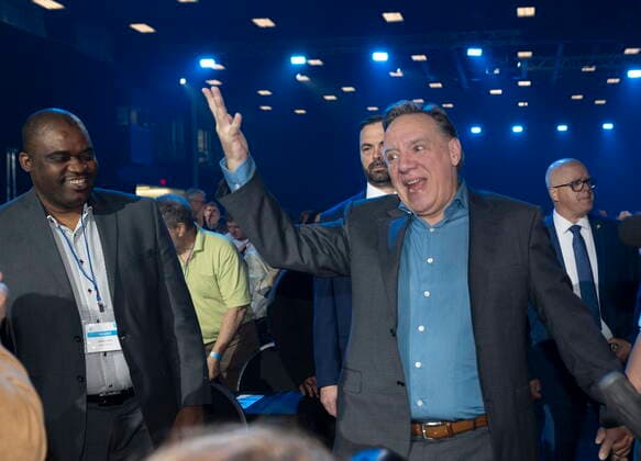 May 28, 2022, DRUMMONDVILLE, PQ, Canada: Quebec Premier Francois Legault waves to delegates as he enters a Coalition Avenir Quebec annual congress, in Drummondville, Que., Saturday, May 28, 2022. DRUMMONDVILLE Canada  - ZUMAc35_ 20220528_zaf_c35_002 Copyright: xJacquesxBoissinotx