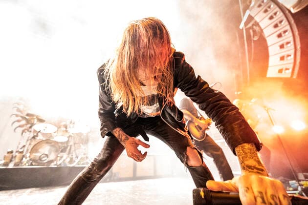 Kvelertak live in Oslo, Norway Oslo, Norway. 27th, May 2022. The Norwegian heavy metal band Kvelertak performs a live concert at Sentrum Scene in Oslo. Here vocalist Ivar Nikolaisen is seen live on stage. Oslo Norway Sentrum Scene  Copyright: xGonzalesxPhoto TerjexDokkenx
