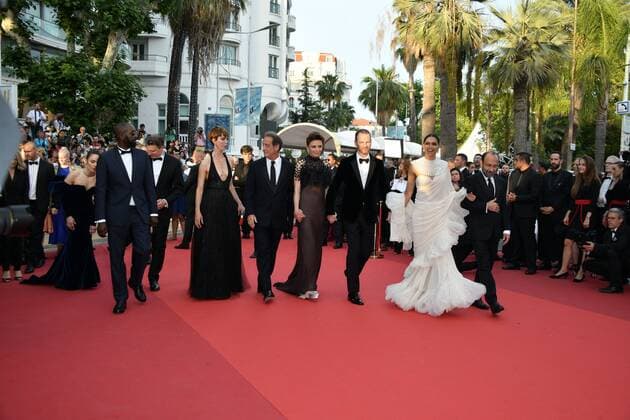 Carmen Bsaibes75th Cannes Film Festival 2022, Red Carpet Closing Ceremony. Pictured Jury Cannes 2022 - Ladj Ly, Jeff Nichols, Rebecca Hall, Jasmine Trinca, Joachim Trier, Deepika Padukone, Vincent Lindon  Copyright: xSimonexComix xipa-agency.netx xVeneziax2020x
