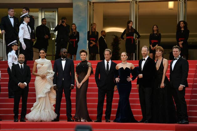 Carmen Bsaibes75th Cannes Film Festival 2022, Red Carpet Closing Ceremony. Pictured Jury Cannes 2022 - Ladj Ly, Jeff Nichols, Rebecca Hall, Jasmine Trinca, Joachim Trier, Deepika Padukone, Vincent Lindon  Copyright: xSimonexComix xipa-agency.netx xVeneziax2020x