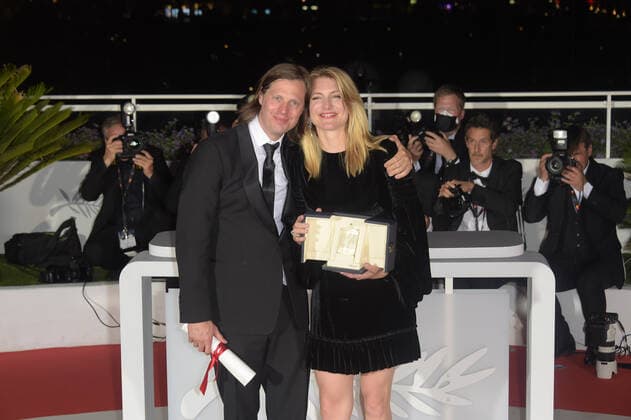 75th Cannes Film Festival 2022, Palme D Or Winner Photocall Pictured: Felix Van Groeningen, Charlotte Vandermeersch  Copyright: xAlbertoxTerenghix xipa-agency.nex xVeneziax2020x