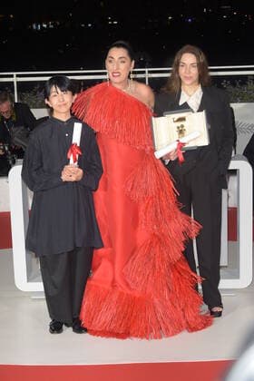 75th Cannes Film Festival 2022, Palme D Or Winner Photocall Pictured: Gina Gammell , Rossy de Palma, Hayakawa Chie  Copyright: xAlbertoxTerenghix xipa-agency.nex xVeneziax2020x