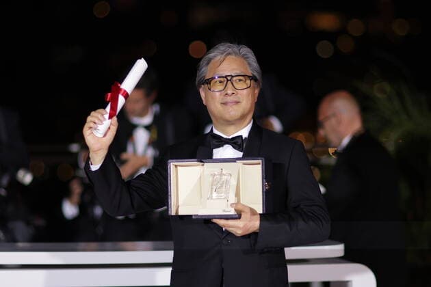 75eme Festival International du Film de Cannes. Photocall des palms laureats. 75th International Cannes Film Festival. Photocall with winners Prix de la Mise en Scène: PARK Chan-wook pour DECISION TO LEAVE 280940 0000-00-00 Cannes France Park, Chan-Wook  Copyright: xTerencexBaelenx STAR_280940_013