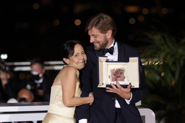 75eme Festival International du Film de Cannes. Photocall des palms laureats. 75th International Cannes Film Festival. Photocall with winners Palme d or: TRIANGLE OF SADNESS réalisé par Ruben ÖSTLUND 280940 0000-00-00 Cannes France Ostlund, Ruben  Copyright: xTerencexBaelenx STAR_280940_064