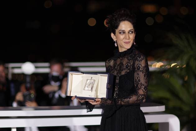 75eme Festival International du Film de Cannes. Photocall des palms laureats. 75th International Cannes Film Festival. Photocall with winners Prix d Interprétation Féminine: Zar AMIR EBRAHIMI dans HOLY SPIDER réalisé par Ali ABBASI 280940 0000-00-00 Cannes France Zahr Amir Ebrahimi  Copyright: xTerencexBaelenx STAR_280940_015