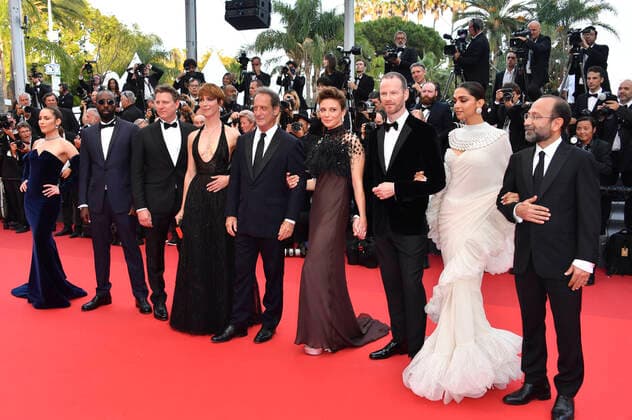 Noomi Rapace, Ladj Ly, Jeff Nichols, Rebecca Hall, Vincent Lindon, Jasmine Trinca, Joachim Trier, Deepika Padukone and Asghar Farhadi at the Closing Ceremony of the Festival de Cannes 2022 75 Cannes International Film Festival at the Palais des Festivals Cannes, 28 05 2022. Foto:xD.xBedrosianx xFuturexImage