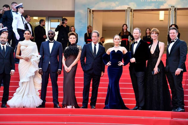 Asghar Farhadi, Deepika Padukone, Member Ladj Ly, Jasmin Trinca, Vincent Lindon, Noomi Rapace, Joachim Trier, Rebecca Hall and Jeff Nichols at the Closing Ceremony of the Festival de Cannes 2022 75 Cannes International Film Festival at the Palais des Festivals Cannes, 28 05 2022. Foto:xD.xBedrosianx xFuturexImage