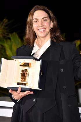 Gina Gammell with the Golden Camera for Best Debut Film War Pony at the photocall with the award winners at the Festival de Cannes 2022 75 Cannes International Film Festival at the Palais des Festivals Cannes, 28 05 2022. Foto:xD.xBedrosianx xFuturexImage