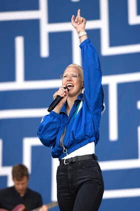 Stefanie Heinzmann live auf dem NDR 2 Plaza Festival 2022 auf der Expo Plaza. Hannover, 27.05.2022 *** Stefanie Heinzmann live at the NDR 2 Plaza Festival 2022 at the Expo Plaza Hannover, 27 05 2022 Foto:xC.xNiehausx xFuturexImage