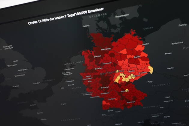 RKI dashboard, 7 day incidence is now 196.2 7 day incidence, RKI dashboard on a monitor on 29 05 2022 in Siegen Germany.