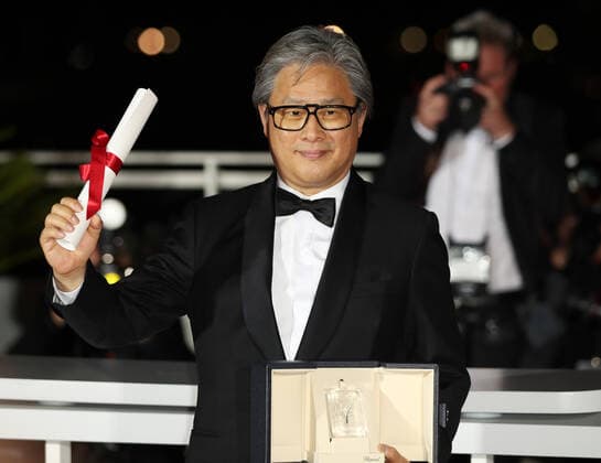 (220529) -- CANNES, May 29, 2022 -- South Korean director Park Chan-wook poses during a photocall after winning the Award for Best Director for Decision to Leave at the closing ceremony of the 75th edition of the Cannes Film Festival in Cannes, southern France, May 28, 2022. ) FRANCE-CANNES-FILM FESTIVAL-CLOSE GaoxJing 