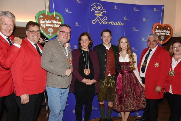 With Narrhalla Praesidium and Prince and Princess Josef Schmid MdL Verena Dietl Mayor of Munich 29 05 2011 Wirtshaus im Schlachthof Narrhalla Sigi Sommertaler Award 2022 Munich