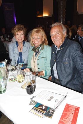 Carolin Reiber presenter Margot Guenther Steinberg host Munich 29 05 2011 Wirtshaus im Schlachthof Narrhalla Sigi Sommertaler award 2022 Munich
