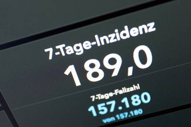 RKI dashboard, 7 day incidence is now 189.0 7 day incidence, RKI dashboard on a monitor on 30 05 2022 in Siegen Germany.
