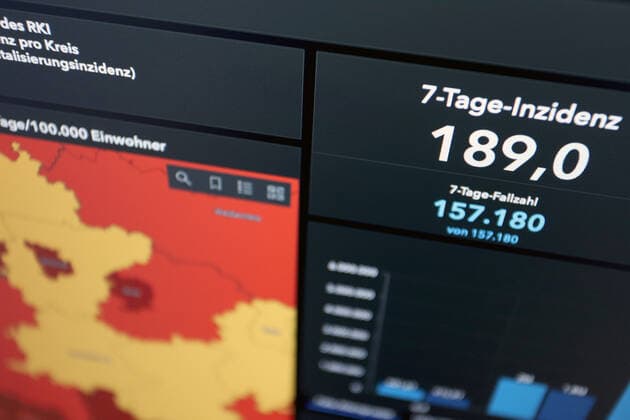 RKI dashboard, 7 day incidence is now 189.0 7 day incidence, RKI dashboard on a monitor on 30 05 2022 in Siegen Germany.