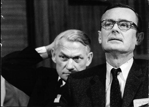 Alex Möller und Karl Schiller Alex Möller (links), Finanzminister, und Karl Schiller, Wirtschaftminister, im Februar 1970., Copyright: UnitedxArchivesxSvenxSimon Nur redaktionelle Nutzung. Editorial usage only. UnitedArchivesIMS_3293924F EDITORIAL USE ONLY
