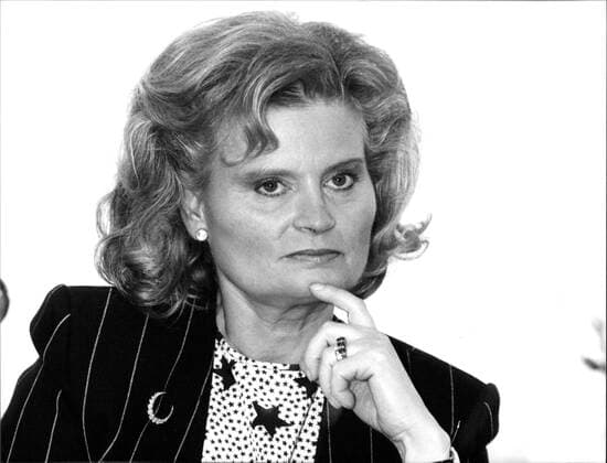Helmut Kohl Die Abbildung zeigt Hannelore Kohl, die Ehefrau von Helmut Kohl im Jahr 1989., Copyright: UnitedxArchivesxSvenxSimon Nur redaktionelle Nutzung. Editorial usage only. UnitedArchivesIMS_3324078F EDITORIAL USE ONLY