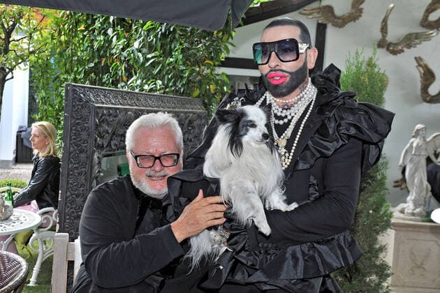 Geburtstags Garten Party im ChÃ¢teau POMPÖÖS. Star Designer Harald Glööckler und Dieter Schroth anläßlich seiner Geburtstags Garten Party am 30.05.2022 im ChÃ¢teau POMPÖÖS Kirchheim Weinstraße. 20220530MWI18155 *** Birthday Garden Party at ChÃ¢teau POMPÖÖS Star designer Harald Glööckler and Dieter Schroth on the occasion of his birthday garden party on 30 05 2022 at ChÃ¢teau POMPÖÖS Kirchheim Weinstraße 20220530MWI18155