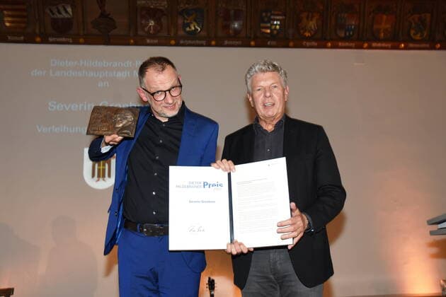 Severin Groebner Laureate Dieter Reiter Mayor of Munich 30 05 2022 Old Town Hall Award of the Dieter Hildebrandt Prize 2022 to Severin Groebner Munich