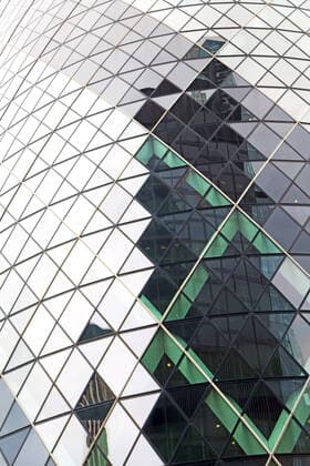 IMAGO Creative: Dichotomien, Reflexionen - Architektur IMAGO Creative: Dichotomien, Reflexionen new building in london skyscraper financial district and window , 20623998.jpg, architecture, bank, block, britain, building, abstract, built, business, city, cityscape, construction, corporate, district, downtown, england, europe, exterior, facade, finance, financial, futuristic, texture, glass, hall, high, landmark, london, metal, modern, new, office, place, reflection, scene, vignetting, skyline, skyscraper, steel, structure, gherkin, tower, uk, urban, view, wharf, window, work, black, white, background,
