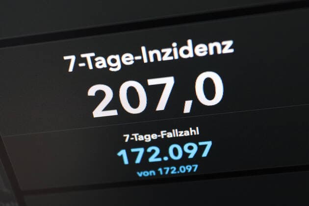 RKI dashboard, 7 day incidence is now 207.0 7 day incidence, RKI dashboard on a monitor on 01 06 2022 in Siegen Germany.