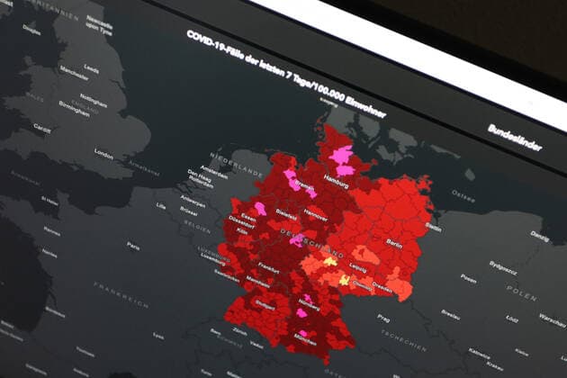 RKI dashboard, 7 day incidence is now 261.3 7 day incidence, RKI dashboard on a monitor on 03 06 2022 in Siegen Germany.