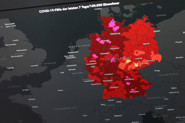 RKI dashboard, 7 day incidence is now 261.3 7 day incidence, RKI dashboard on a monitor on 03 06 2022 in Siegen Germany.