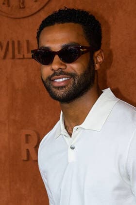 Lucien Laviscount CELEBRITES : Roland Garros 2022 - Internationaux de France - 03 06 2022 FedericoPestellini Panoramic 