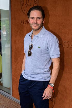 Daniel Bruhl CELEBRITES : Roland Garros 2022 - Internationaux de France - 03 06 2022 FedericoPestellini Panoramic 
