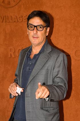 Yvan Attal CELEBRITES : Roland Garros 2022 - Internationaux de France - 04 06 2022 FedericoPestellini Panoramic 