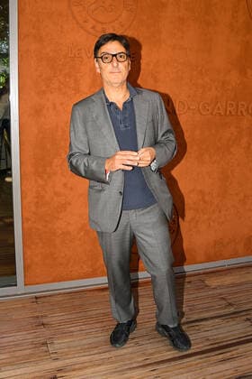 Yvan Attal CELEBRITES : Roland Garros 2022 - Internationaux de France - 04 06 2022 FedericoPestellini Panoramic 