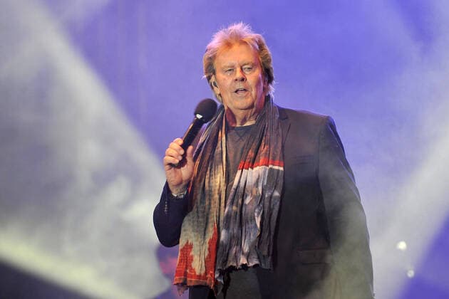 Schlossgrabenfest Darmstadt singer Howard Carpendale during a performance at the Schlossgrabenfest on 03 06 2022 in Damrstadt 20220603MWI18657