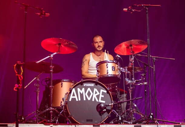 Innsbruck 04 06 2022, Olympiahalle, Innsbruck, AUT, Wanda concert, on the occasion of a concert on Saturday, June 4, 2022, at the Olympiahalle in Innsbruck, Austria, pictured is drummer Valentin Vali Wegscheider during a concert of Wanda at the Olympiahalle in Innsbruck, Austria on 2022 06 04 Expa EP_gro