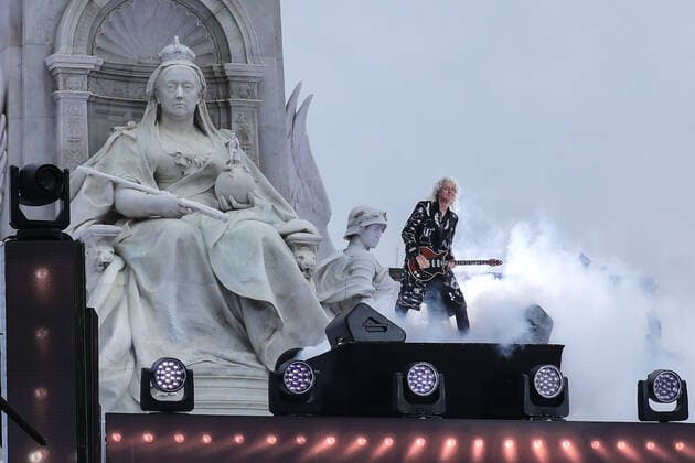 Queen and Adam Lambert open the Platinum Jubilee Concert outside Buckingham Palace Where: London, United Kingdom When: 04 Jun 2022 Credit: John Rainford Cover Images **NOT AVAILABLE FOR PUBLICATION IN THE UK** Copyright: xx 51634400 EDITORIAL USE ONLY. NOT FOR USE BY NEWSPAPERS BASED IN THE UK.
