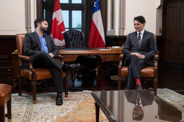 The President of Chile, Gabriel Boric (L), speaks with his Canadian counterpart, Justin Trudeau, during a meeting today, in Ottawa, Canada, 06 June 2022. Boric is on an official tour that will also take him to the 2022 Summit of the Americas, which will take place in the US city of Los Angeles. EFE Alberto Valdes Chilean President Gabriel Boric meets with Justin Trudeau !ACHTUNG: NUR REDAKTIONELLE NUTZUNG!  Copyright: xAlbertoxValdesx AME4905 20220606-1731c5074c27abe456af8548a8e2a88d8127ac5c