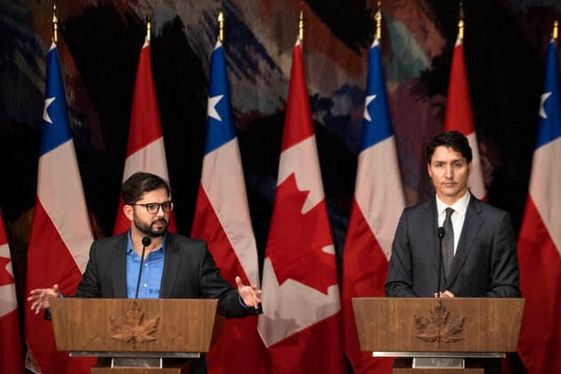 The President of Canada Justin Trudeau (R) and his Chilean counterpart Gabriel Boric, offer a press conference at the National Arts Center in Ottawa, Canada, 06 June 2022. Boric is on an official tour that will also take him to the 2022 Summit of the Americas, which will take place in the US city of Los Angeles. EFE Alberto Valdes Chilean President Gabriel Boric meets with Justin Trudeau !ACHTUNG: NUR REDAKTIONELLE NUTZUNG!  Copyright: xAlbertoxValdesx AME4959 20220606-ab572340650089aa41b6067e0ff637ad5f20e562