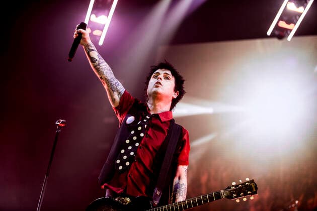 Bilder des Jahres 2022, Entertainment 06 Juni Entertainment Themen der Woche KW23 Green Day live in Copenhagen, Denmark Copenhagen, Denmark. 07th, June 2022. The American rock band Green Day performs a live concert at Forum at Frederiksberg, Copenhagen. Here lead singer and musician Billie Joe Armstrong is seen live on stage. Copenhagen Denmark  Copyright: xGonzalesxPhoto LassexLagonix
